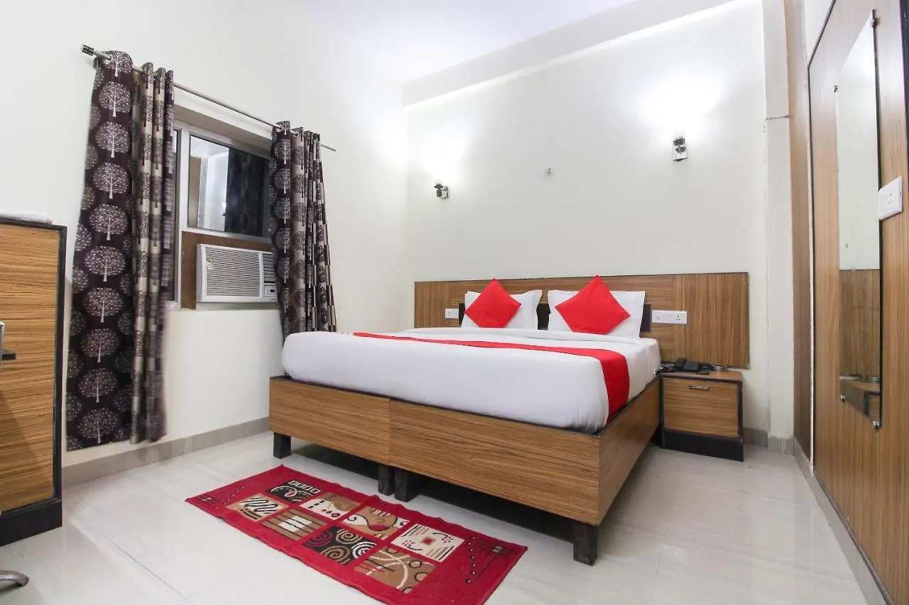 Tājganj Oyo Hotel Paradise 3*,