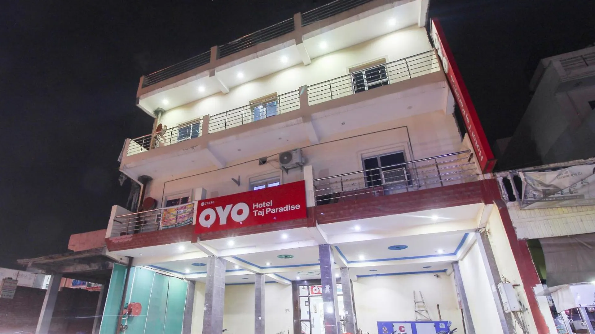 Tājganj Oyo Hotel Paradise הודו