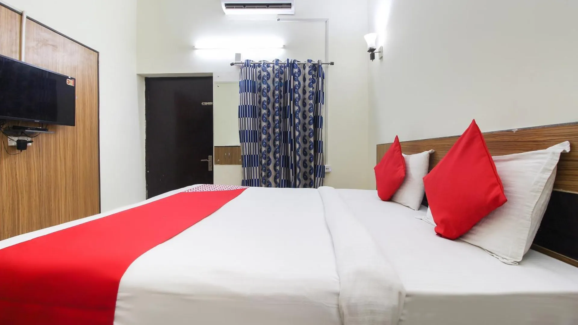 Tājganj Oyo Hotel Paradise
